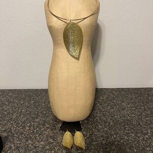 Gold sparkle necklace set